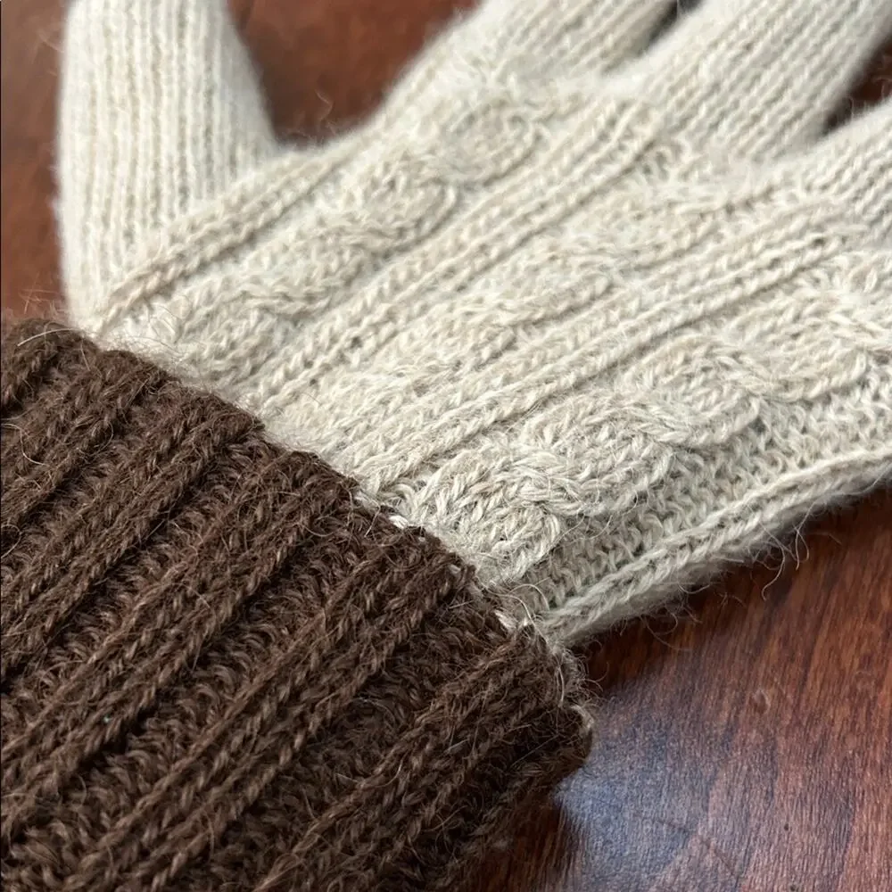 Women’s Reversible Brown and Tan Cable Knit Gloves